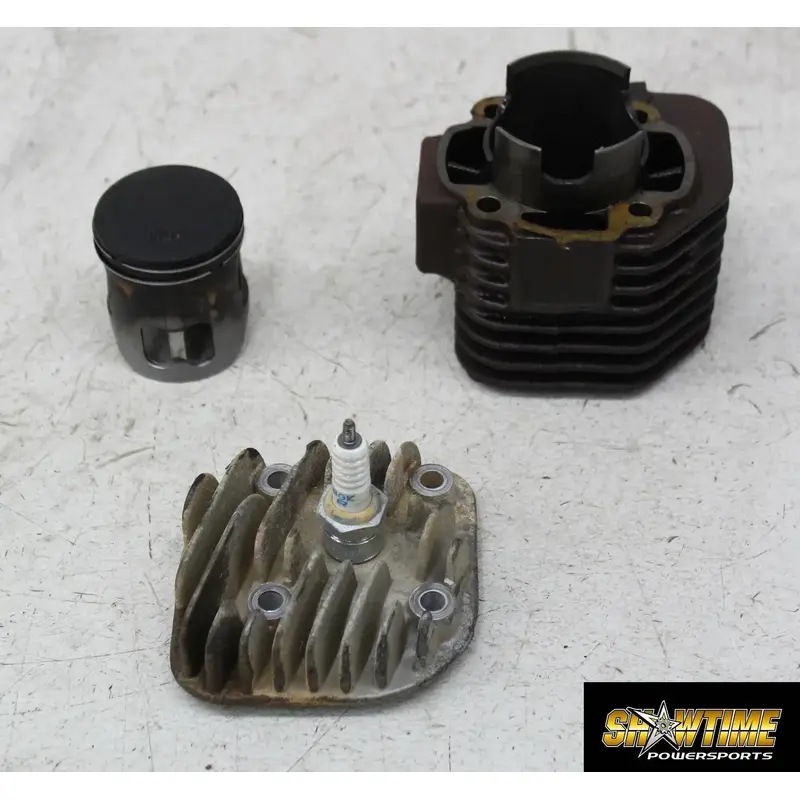06 POLARIS PREDATOR 90 ENGINE TOP CYLINDER HEAD VALVE BLOCK JUG W/ PISTON (READ