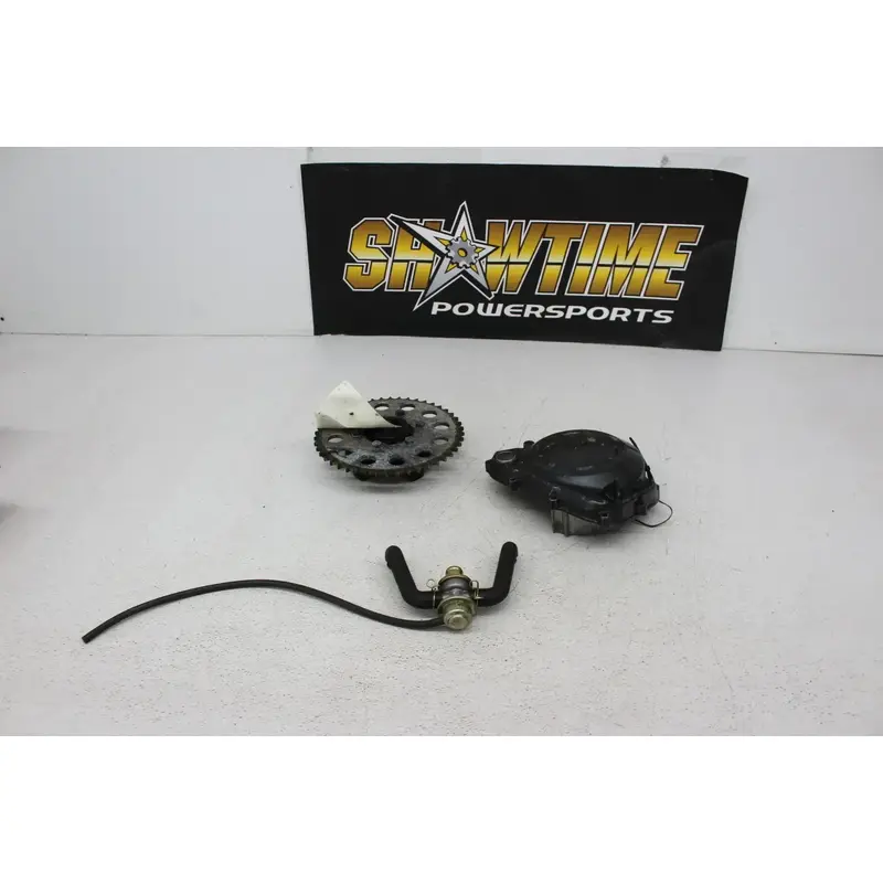 KAWASAKI ZX750 PARTS LOT ENGINE CASING SPROCKET