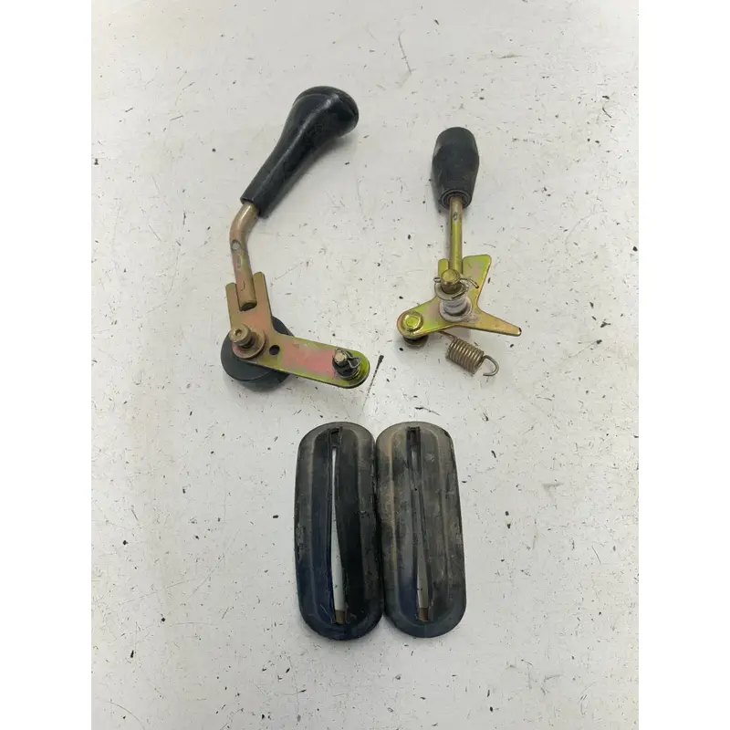 02 2002 Polaris Ranger 500 4x4 OEM Shift Lever Mount Shifter Grommet Diff Lock