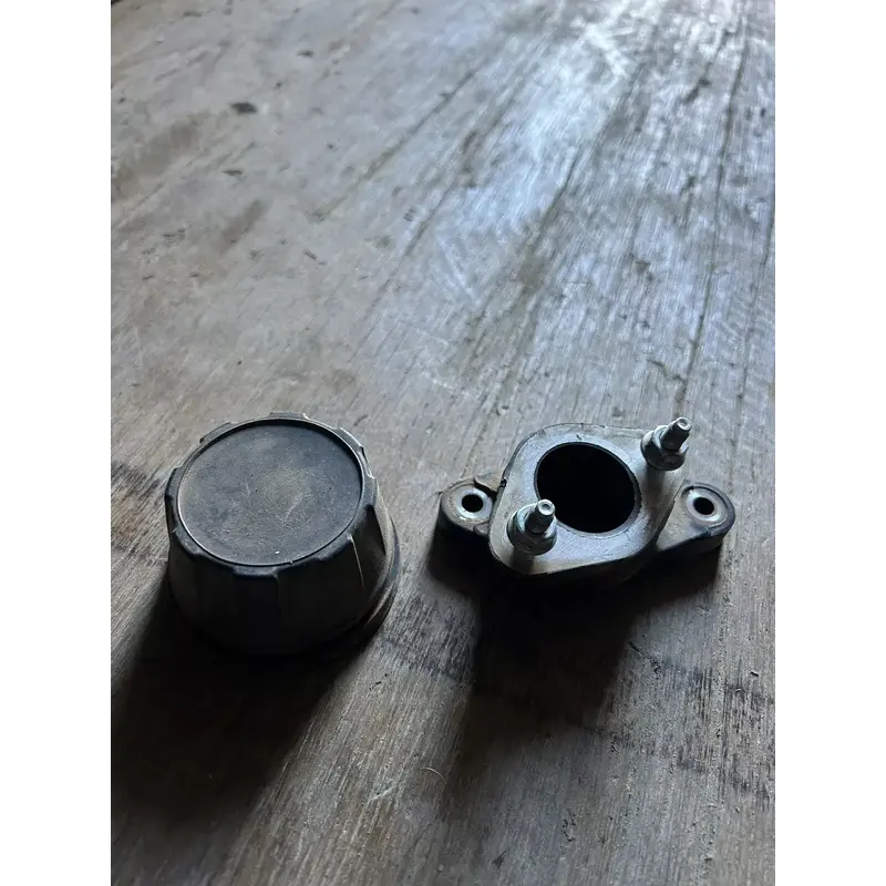 2012 Honda Recon 250 Trx250TE 2x4 Intake Boot Carb Mount Wheel Dusk Cap Cover