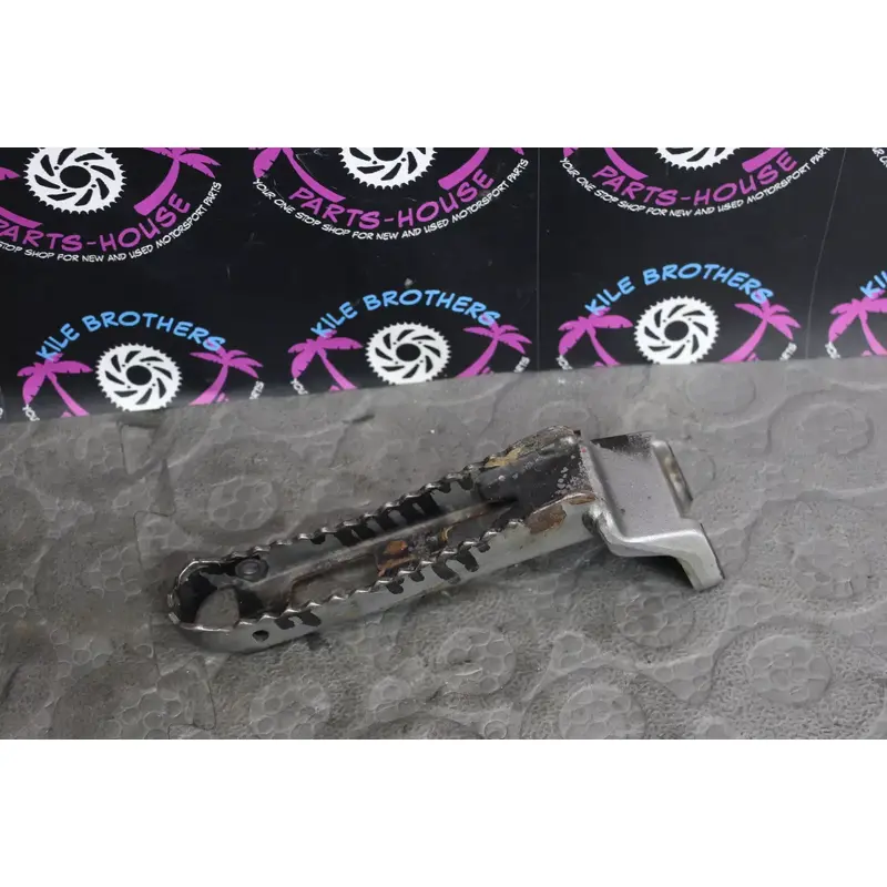 2006 kawasaki 04-09 kfx700 OEM LEFT FOOT REST PEG STEP  35063-0027