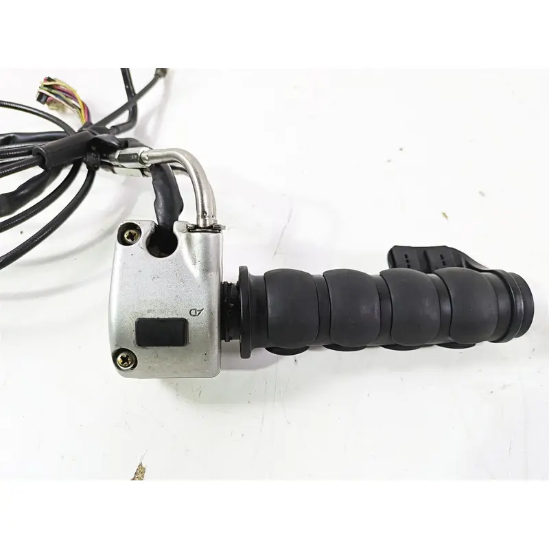 2004 Victory Kingpin Right Hand Control Switch + Throttle Cable & Grip 4010699