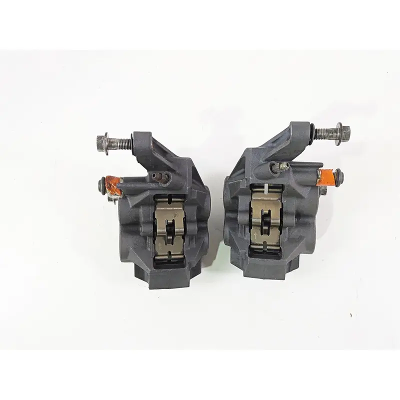 2002 Yamaha YZFR1 R1 Front Brake Caliper Set 5PW-2580U-00 5PW-2580U-00