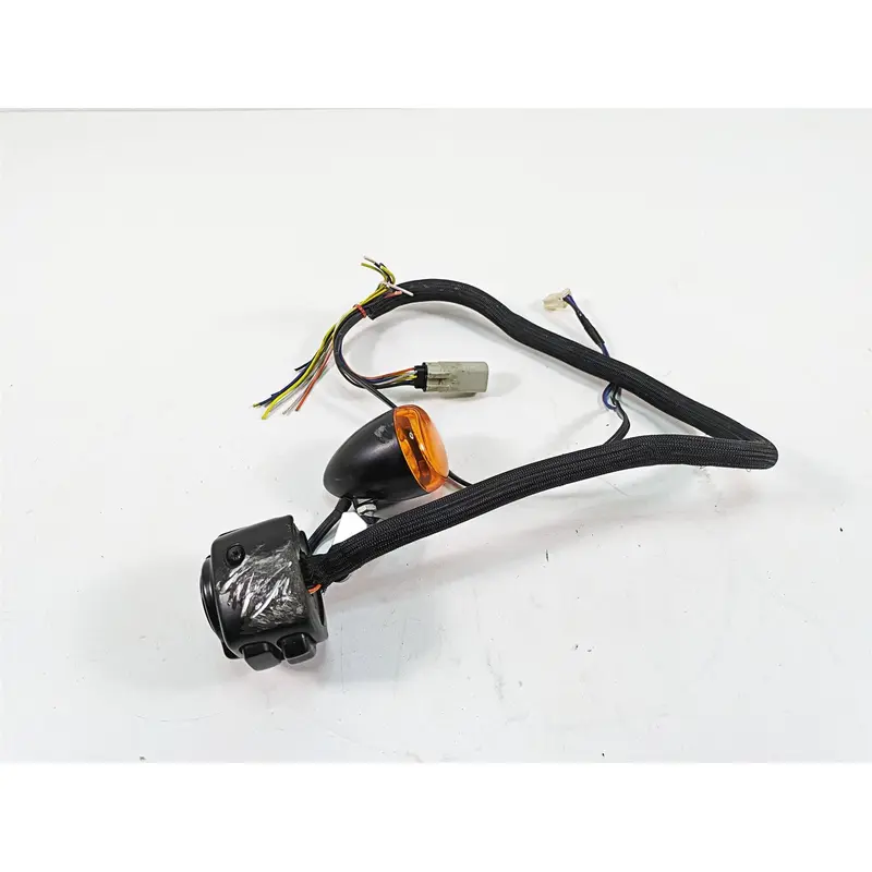 2009 Harley FXDF Dyna Fat Bob Left Hand Blinker Control Switch - Read 71682-06A